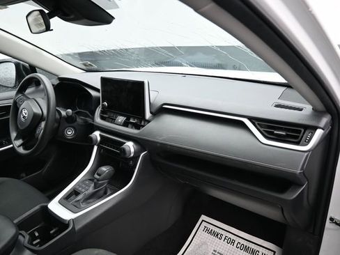 Used 2024 Toyota RAV4 LE image 9