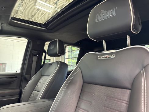 Used 2024 GMC Sierra 1500 AT4X image 26