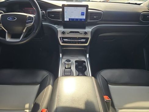 Used 2022 Ford Explorer XLT w/ Equipment Group 202A image 17