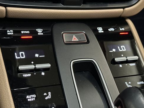 Used 2023 Porsche Macan AWD/4WD image 20