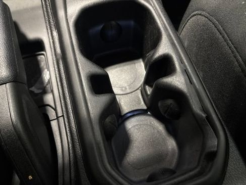 Used 2022 Jeep Wrangler Sport AWD/4WD image 28
