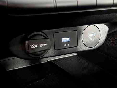 Used 2025 Hyundai Elantra SEL FWD image 23
