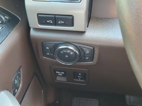 Used 2018 Ford F150 King Ranch w/ Equipment Group 601A Luxury AWD/4WD image 14