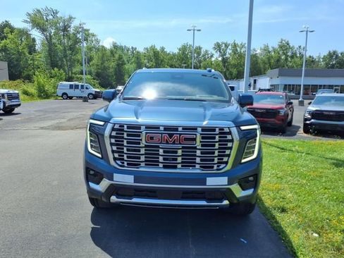 Used 2025 GMC Yukon Denali w/ Denali Reserve Package image 8