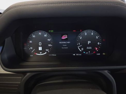 New 2026 Land Rover Defender 110 X-Dynamic SE AWD/4WD image 14