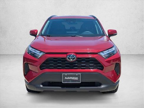 Used 2023 Toyota RAV4 XLE w/ Convenience Package FWD image 2