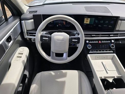 Certified 2025 Hyundai Santa Fe SEL image 3
