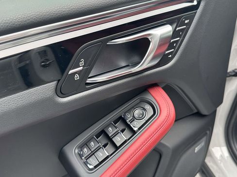 New 2026 Porsche Macan S image 19