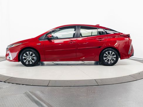 Certified 2021 Toyota Prius Prime Limited FWD image 7