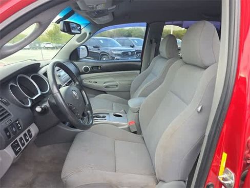 Used 2010 Toyota Tacoma 4WD Double V6 AT image 17