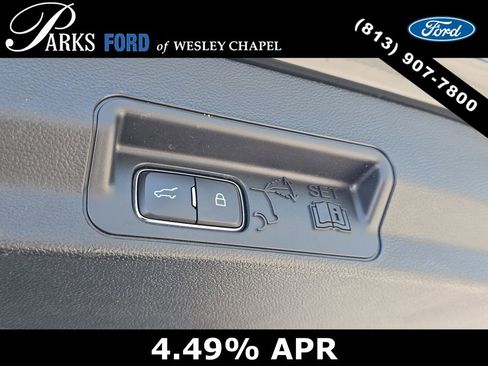 Used 2022 Ford Explorer XLT w/ Equipment Group 202A AWD/4WD image 9