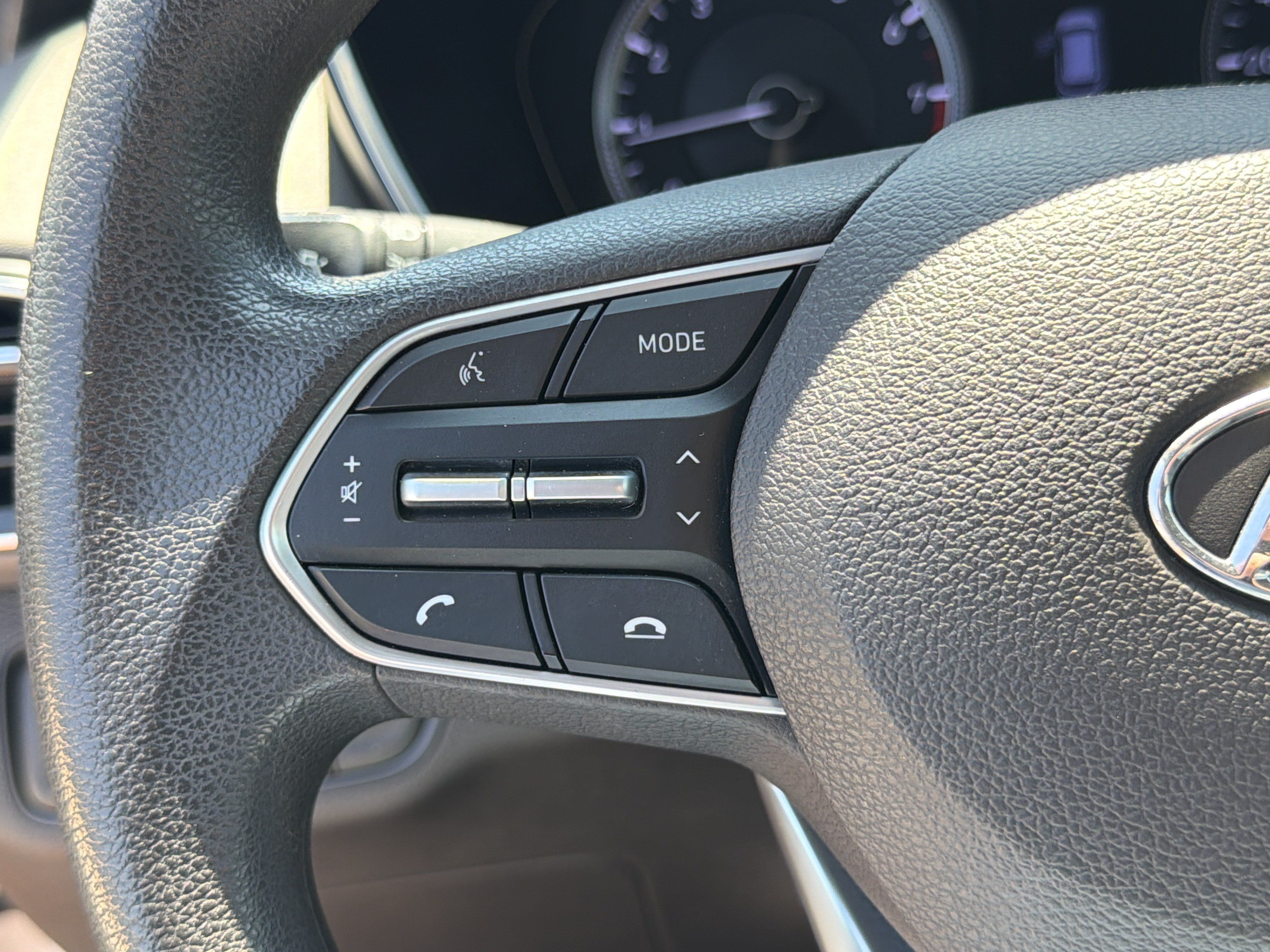 Used 2020 Hyundai Santa Fe SE FWD image 25