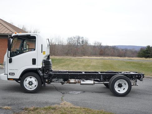 New 2025 Chevrolet Low Cab Forward image 6