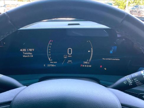 Used 2024 Cadillac XT4 Luxury w/ Cold Weather Package image 25