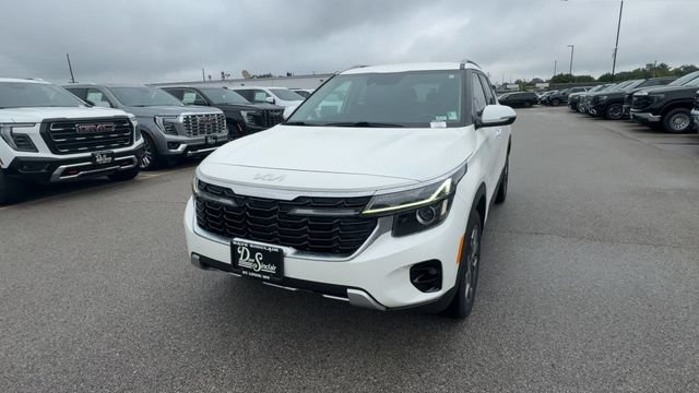 Used 2024 Kia Seltos S AWD/4WD image 4