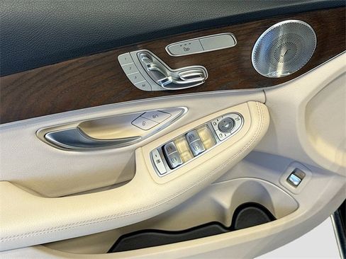 Certified 2018 Mercedes-Benz C 300 4MATIC Sedan image 17
