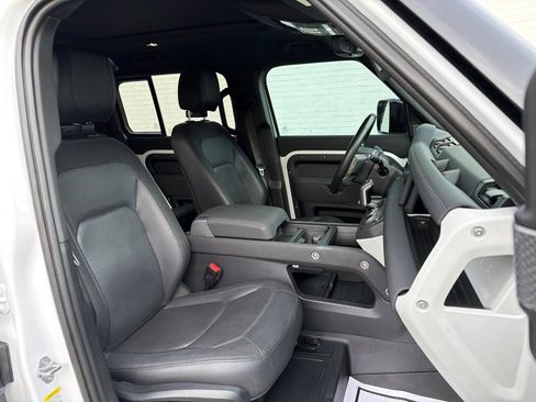 Used 2023 Land Rover Defender 110 X-Dynamic SE AWD/4WD image 13