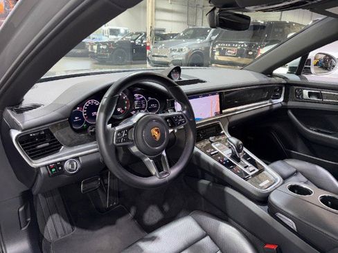 Used 2018 Porsche Panamera 4S image 7