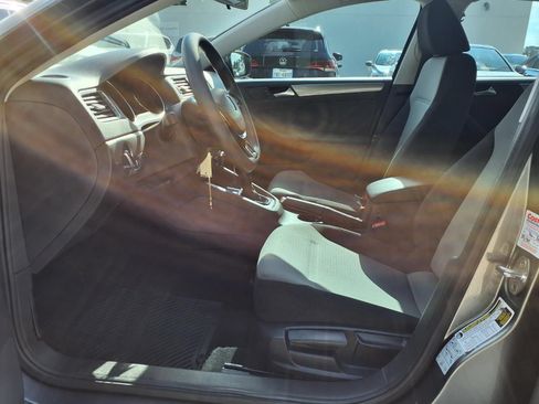 Used 2018 Volkswagen Jetta S FWD image 12