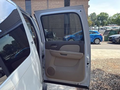 Used 2014 Chevrolet Suburban LTZ AWD/4WD image 24