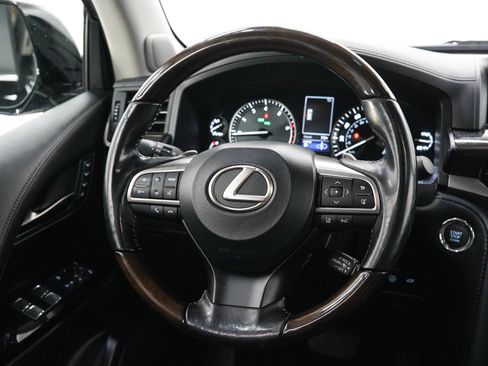 Used 2018 Lexus LX 570 4WD image 18