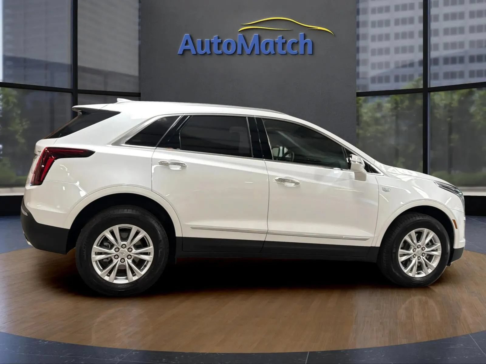 Used 2025 Cadillac XT5 Luxury w/ LPO, Floor Liner Package FWD image 12