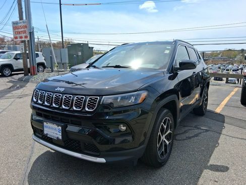 Certified 2024 Jeep Compass Limited AWD/4WD image 3