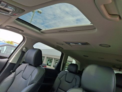 Used 2025 Kia Telluride S AWD/4WD image 21