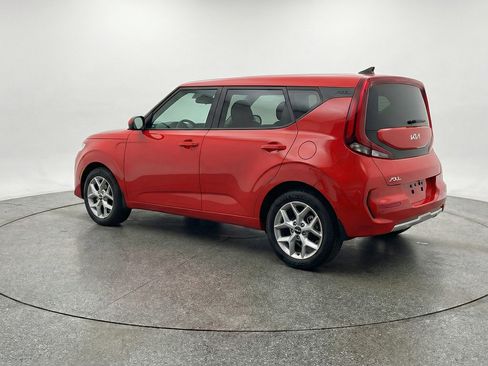 Used 2025 Kia Soul LX w/ LX Technology Package image 6