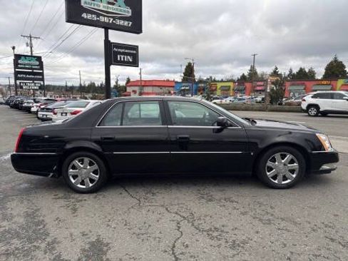 Used 2007 Cadillac DTS Luxury I w/ Sun And Sound Package image 11