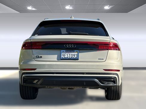 Used 2023 Audi Q8 Prestige w/ Prestige Package image 9
