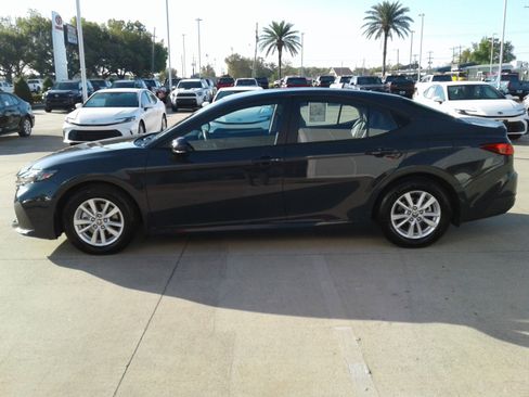 Used 2025 Toyota Camry LE image 4