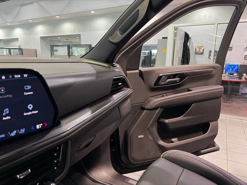 Used 2025 Chevrolet Tahoe Premier AWD/4WD image 25