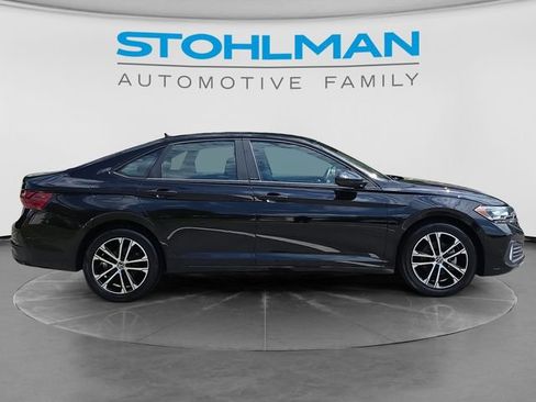 Used 2023 Volkswagen Jetta Sport FWD image 4