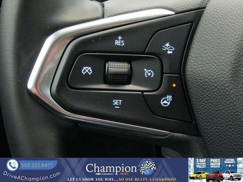 Certified 2025 Chevrolet Trax ACTIV FWD image 22
