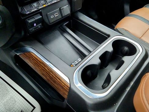 Used 2023 Chevrolet Silverado 2500 High Country image 17