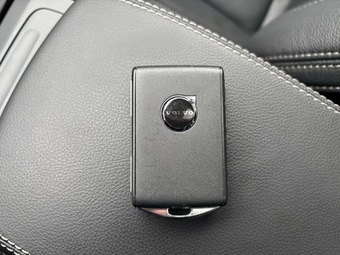 Certified 2026 Volvo XC40 B5 Plus w/ Protection Package Premier image 35