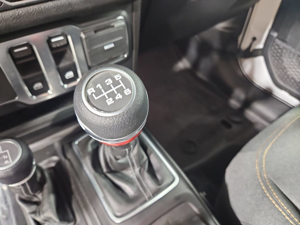 Used 2025 Jeep Wrangler Sport AWD/4WD image 23