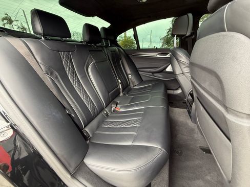 Used 2021 BMW M550i xDrive w/ Executive Package AWD/4WD image 21