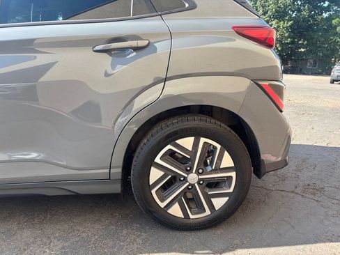 Used 2023 Hyundai Kona SE FWD image 8