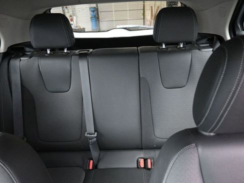 Used 2025 Buick Encore GX Preferred image 33