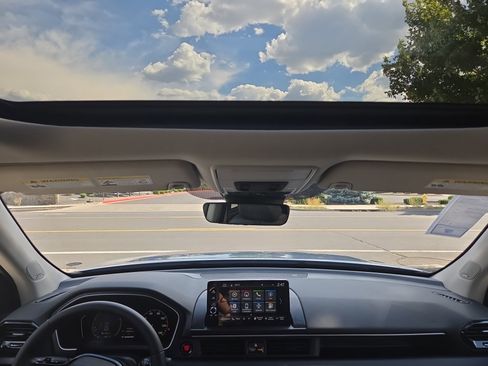 New 2025 Honda Pilot Touring image 10