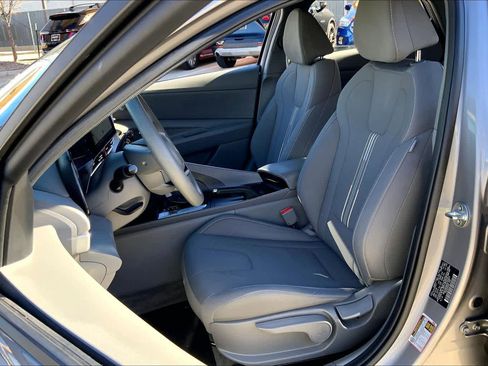 Certified 2024 Hyundai Elantra SEL image 8