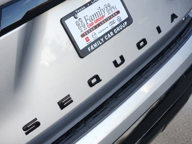 Used 2025 Toyota Sequoia Platinum AWD/4WD image 6