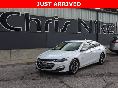Used 2021 Chevrolet Malibu LT FWD image 1