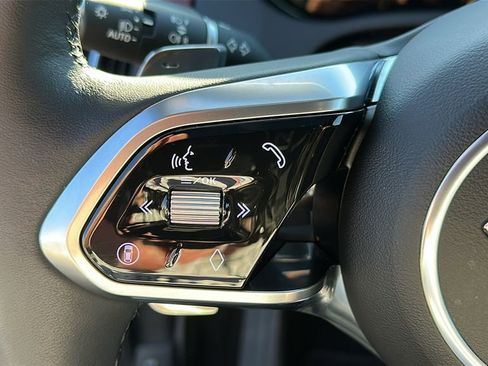 Used 2024 Jaguar E-PACE R-Dynamic SE image 11