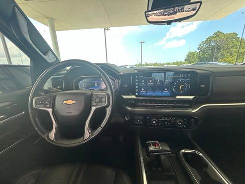 Used 2023 Chevrolet Silverado 1500 High Country w/ Technology Package AWD/4WD image 19