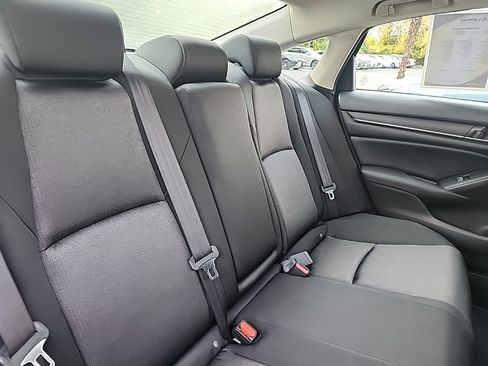 Used 2018 Honda Accord EX image 18