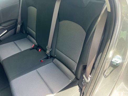 Used 2025 Kia Soul LX w/ LX Technology Package FWD image 32