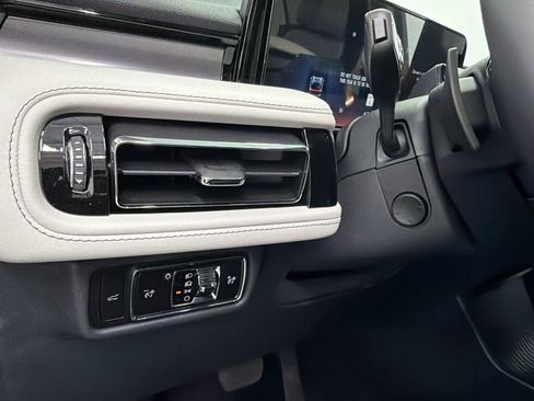 New 2026 Lincoln Aviator AWD image 35